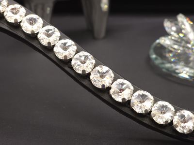 X-Deep U * 1 Row (11.5mm PRECIOSA Rivoli Glass Crystal) * Easy On/Off Crystal Rivet Button Closure * BLACK or BROWN Italian Leather Browband *Clear Crystal X-Deep U * 1 Row (11.5mm PRECIOSA Rivoli Glass Crystal) * Easy On/Off Crystal Rivet Button Closure * BLACK or BROWN Italian Leather Browband *Clear Crystal