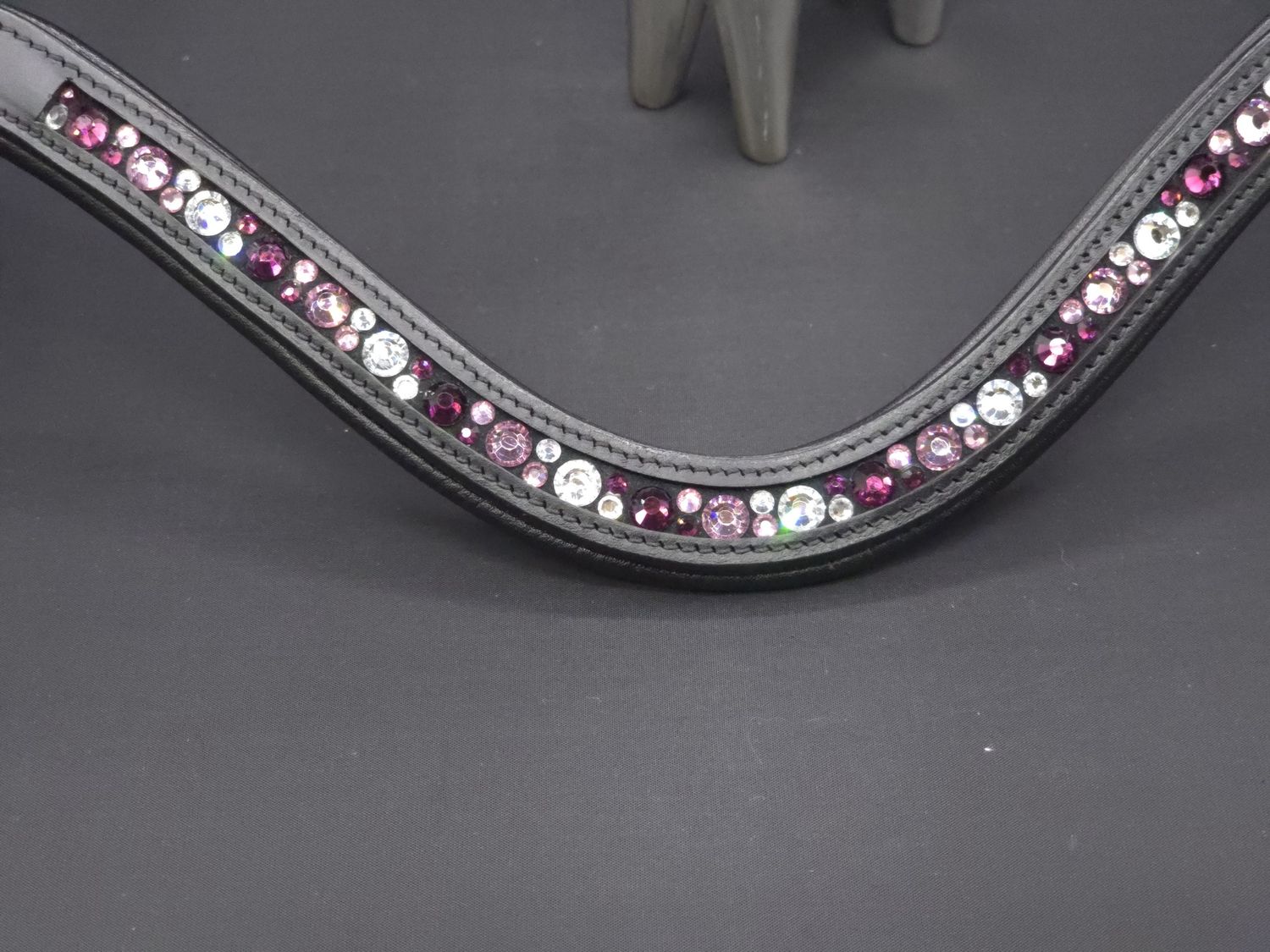 X-Deep U  *  Mix Pattern (7mm, 4mm ARIANA “NO SNAG-Secure Stitch&quot; Hot Fix Glass Crystal)  *  Easy On/Off Snap   * Channel Set Padded Back BLACK or BROWN Italian Leather Browband  *