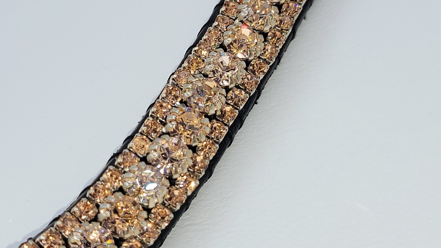 3 Row (6.5mm, 3mm Size PRECIOSA Glass Crystal)  * Easy On/Off Snap  * BLACK or BROWN Leather Browband  *Lt Peach, Lt Gold Quartz, Gold Qtz