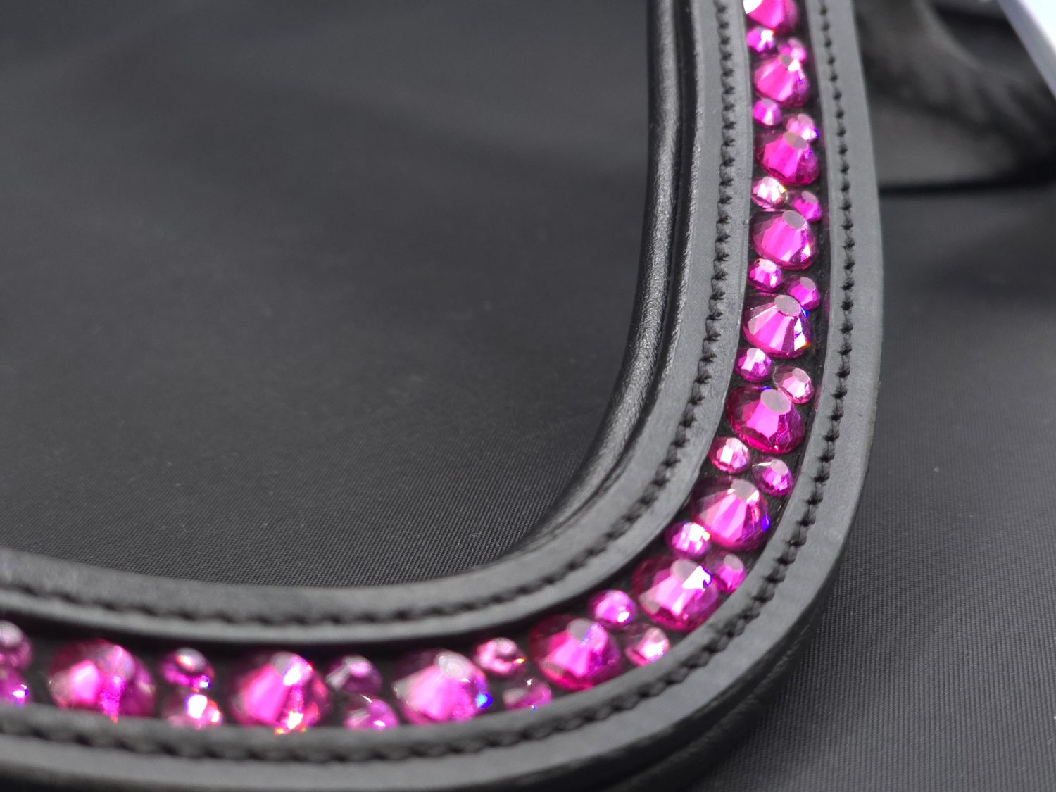 X-Deep U  *  Mix Pattern (7mm, 4mm ARIANA “NO SNAG Secure-Stitch"  Hot Fix Glass Crystal)  *  Easy On/Off Snap   * Channel Set Padded Back BLACK or BROWN Italian Leather Browband  * Fuchsia PINK Cryst