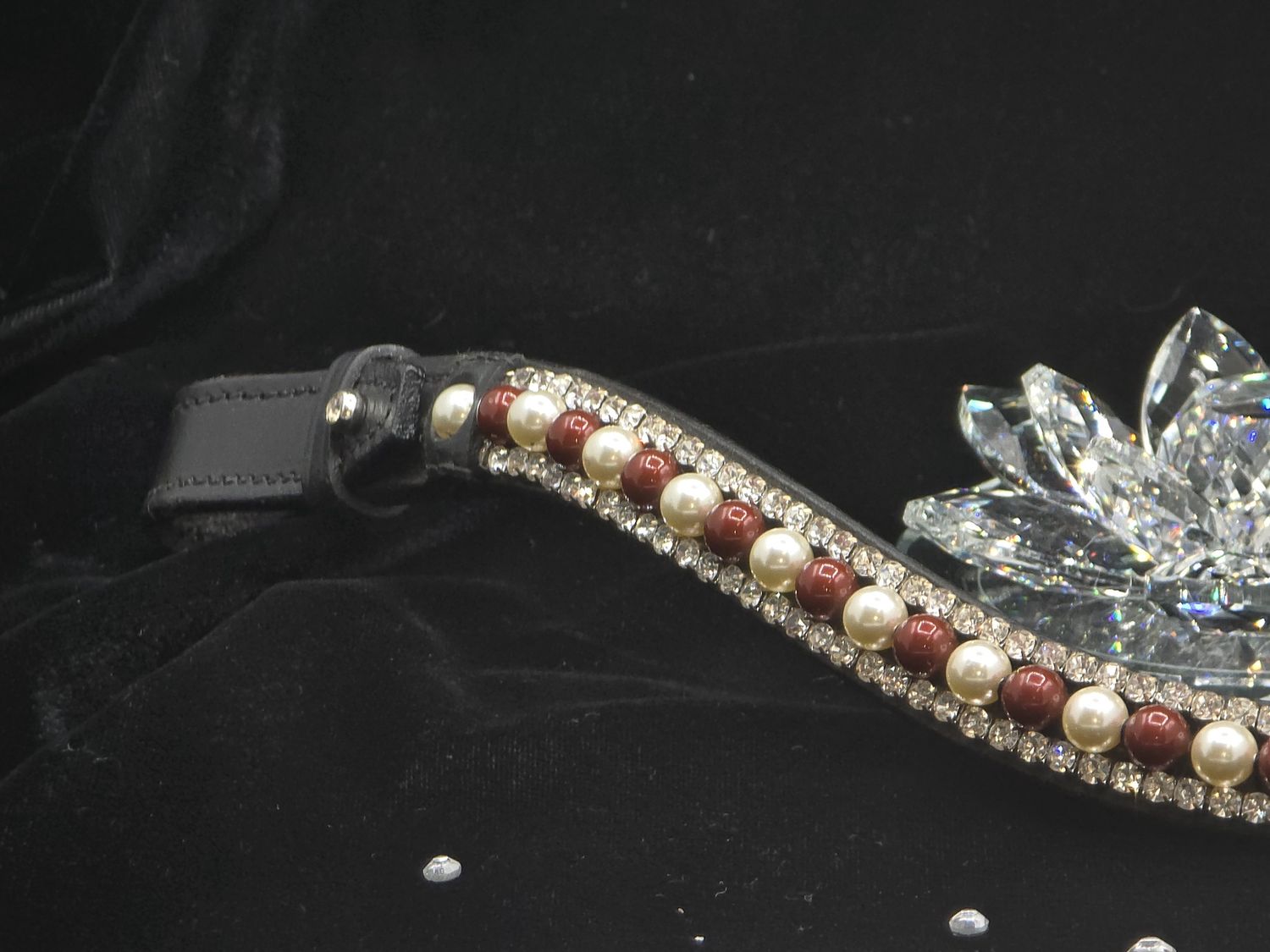 * Med. U Shape* 3 Row (8m Austrian Pearl, 4m Glass Crystal) * Easy On/Off Crystal Rivet Button Closure  * BLACK or BROWN Italian Leather Browband  *Cream, Bordeaux Pearl &amp;Clear Crystal