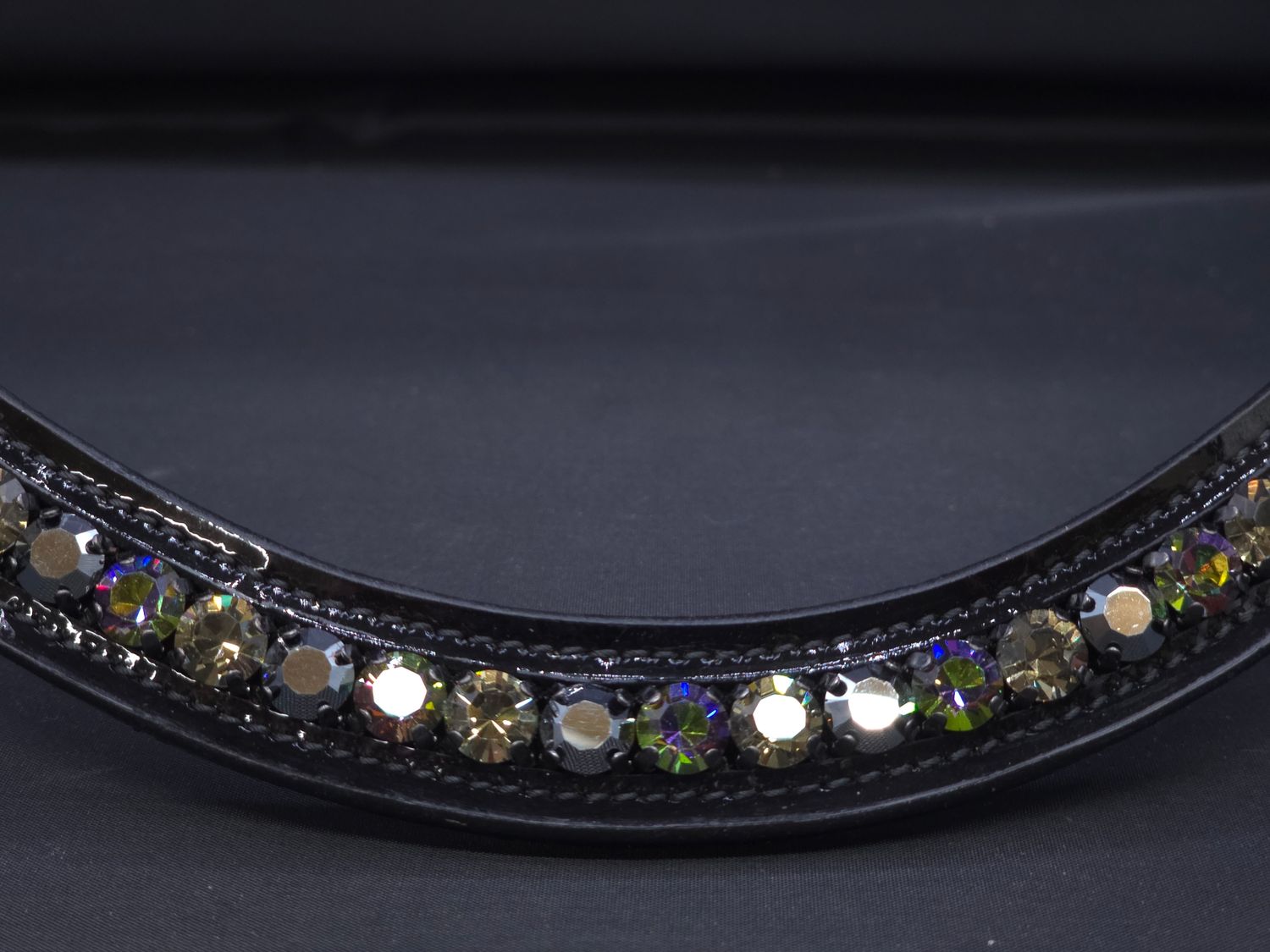 Med U Shape *1 Row (8.5m PRECIOSA Glass Crystal)* Easy On/Off Crystal Rivet Button Closure  BLACK Patent &amp; Italian Leather Browband* Diamond  Black, Jet Hematite and Vitrail Med Crystal