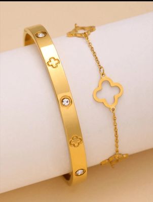 set of clover bracelets