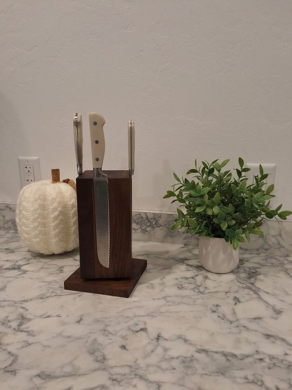 Swivel Magnetic Knife Block
