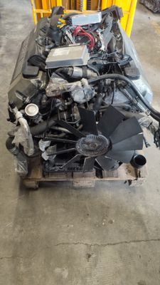 Motore BMW M60B30 3.0 litri V8 da 218 cavalli per restauri e swap