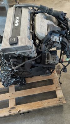 Motore BMW M44B19 1.9 litri 16 valvole da 140 cavalli per 318is ed E30 swap