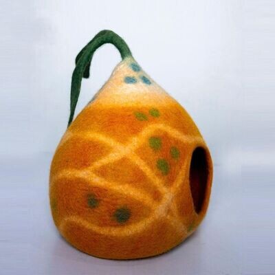 Leafy Luxury: Handmade Multi-Color Felt Cat Cave