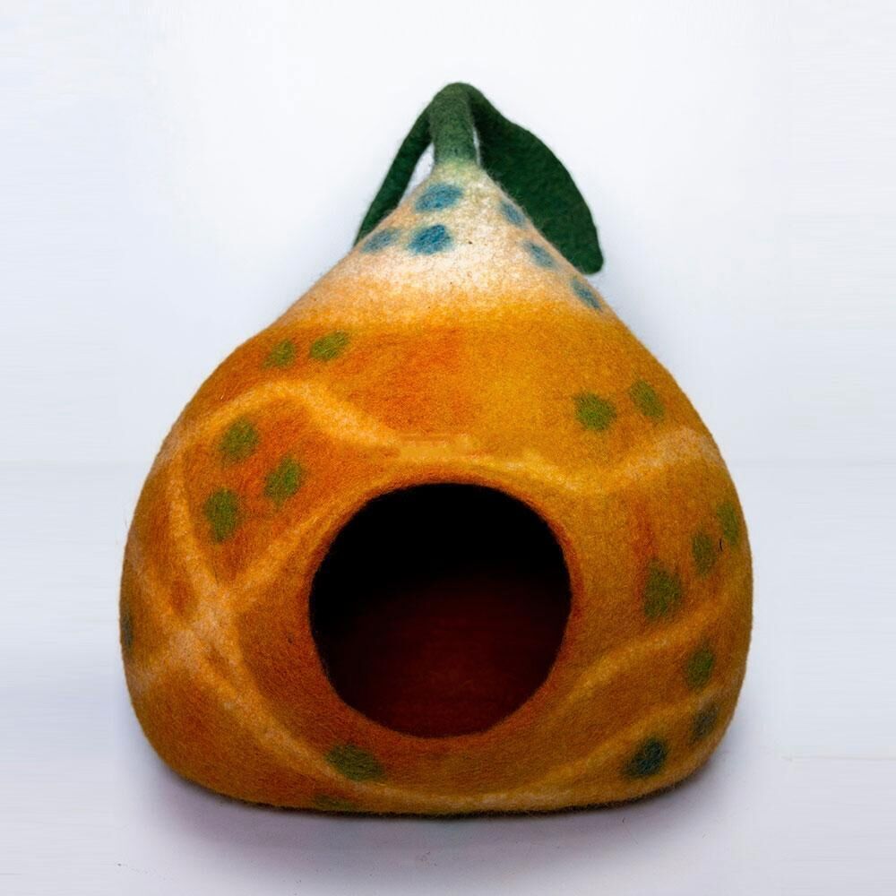 Leafy Luxury: Handmade Multi-Color Felt Cat Cave