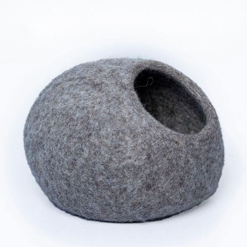 Elegance Unveiled: Single Color Round Shape Felt Cat Cave