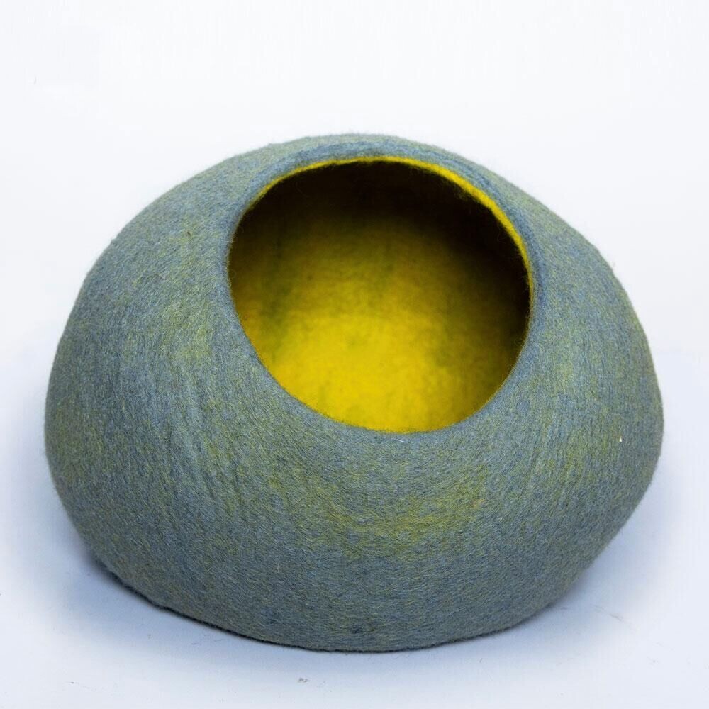 Harmonious Hues: Two Color Combination Round Shape Felt Cat Cave