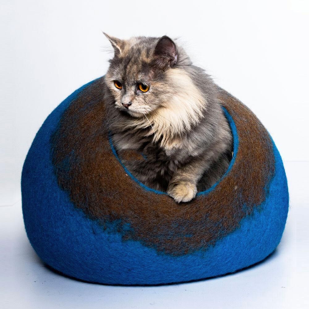 Rustic Blues: Two Color Combination Round Shape Felt Cat Cave