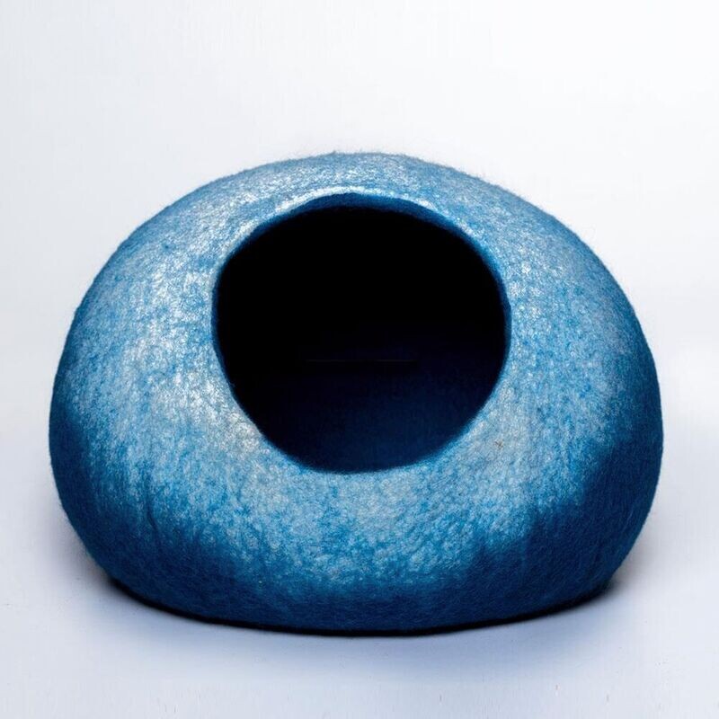 Tranquil Tides: Two Color Combination Round Shape Felt Cat Cave