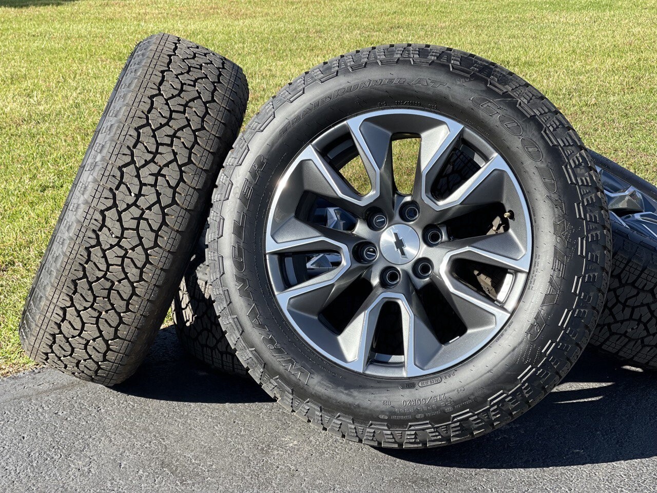 NEW 20” Chevy Silverado wheels GMC 6x5.5 Sierra Tahoe RST rims Tires  Suburban Avalanche Yukon