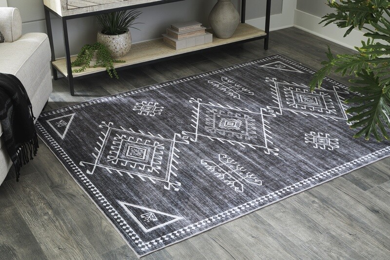 Arloman 5'x7' Area Rug