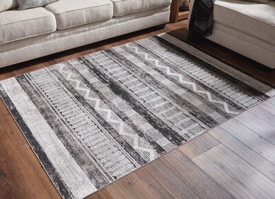 Henchester 5'x7' Area Rug