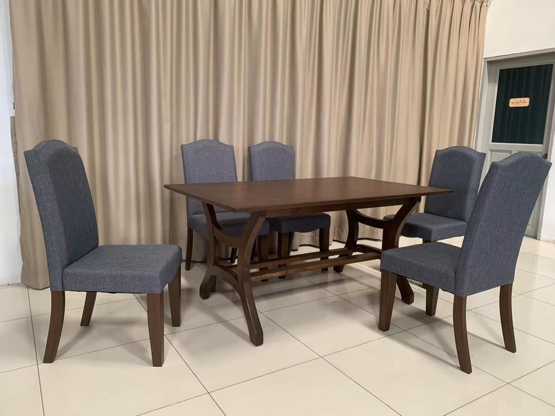 Elegant 6-Seater Dining Set – Timeless Style & Comfort