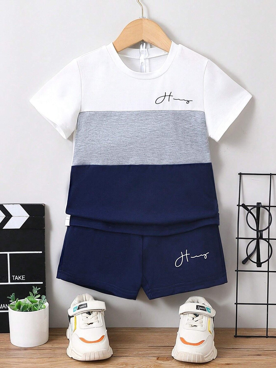 Young Boy Letter Graphic Colorblock Tee &amp; Shorts Set