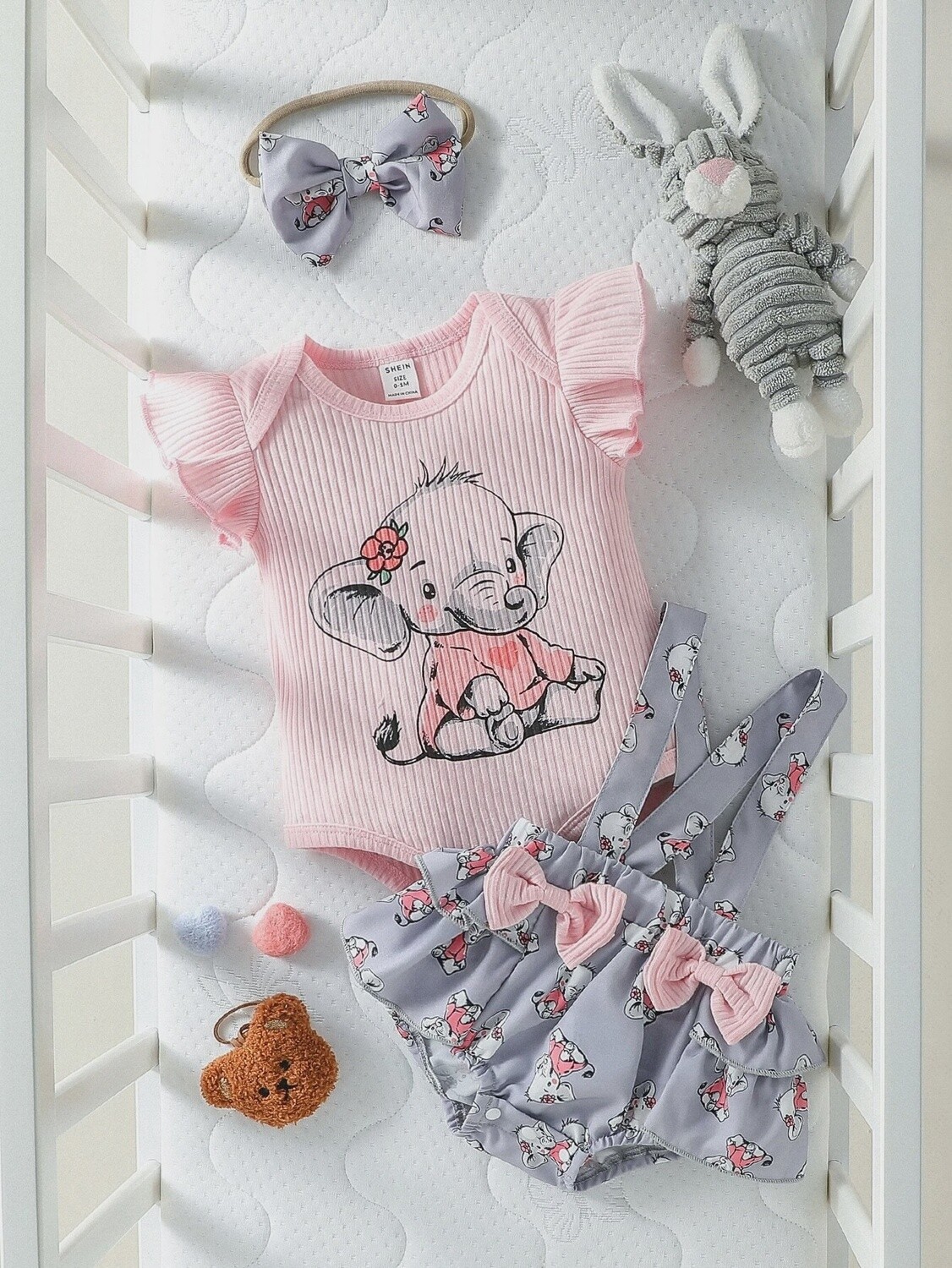 Baby Girl Cartoon Graphic Ruffle Trim Bodysuit &amp; Bow Front Suspender Shorts &amp; Headband