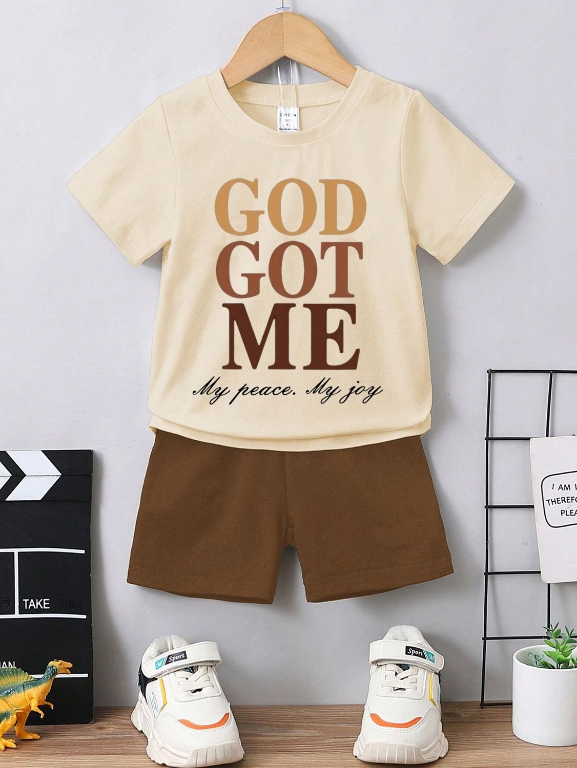 Boys&#39; Letter Printed Short Sleeve T-Shirt And Shorts Set