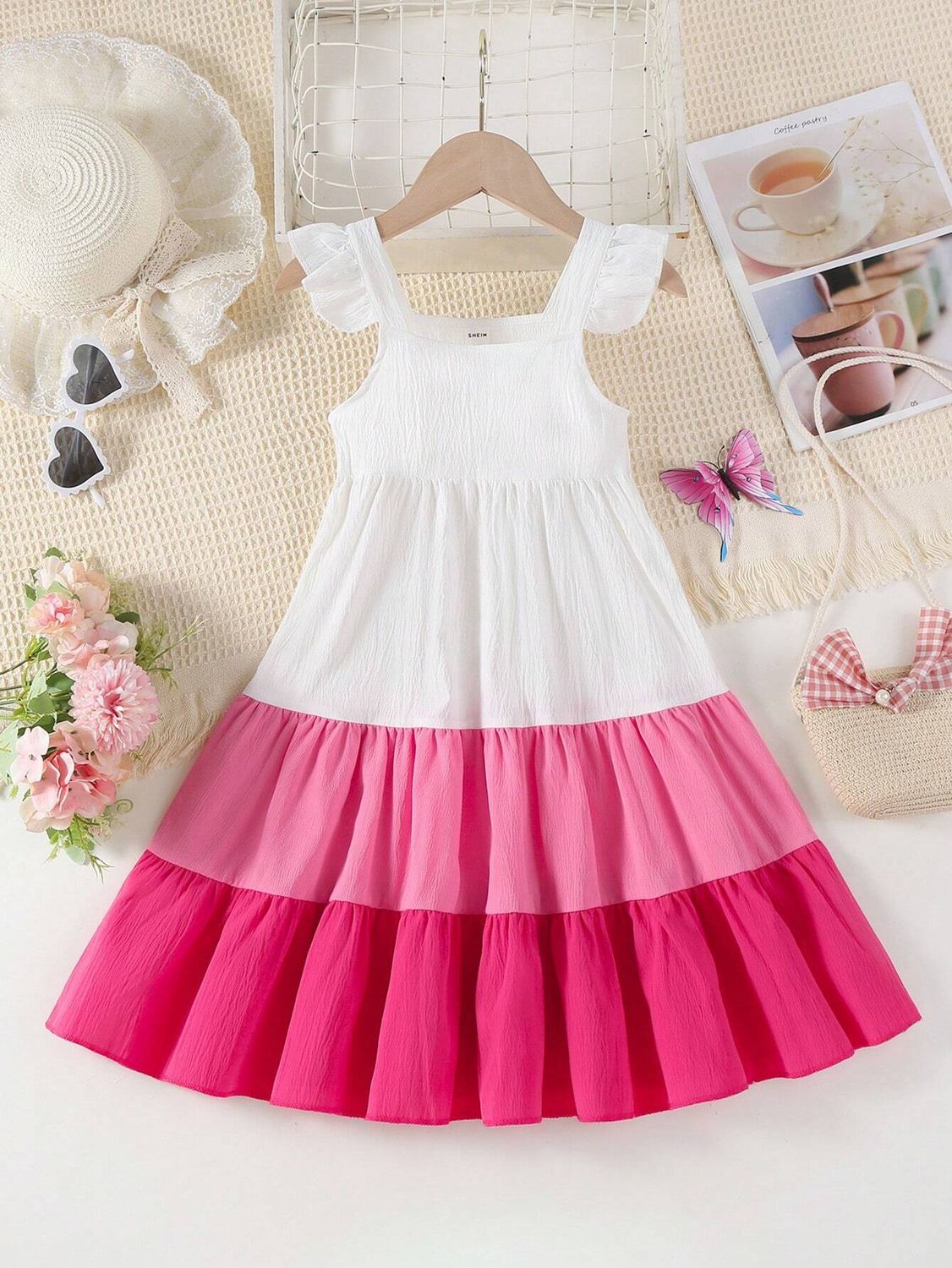 Young Girl Contrast Color Flying Sleeve Dress