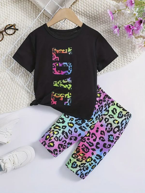 2pcs LOVE Graphic T-shirt & Leopard Print Biker Shorts Set