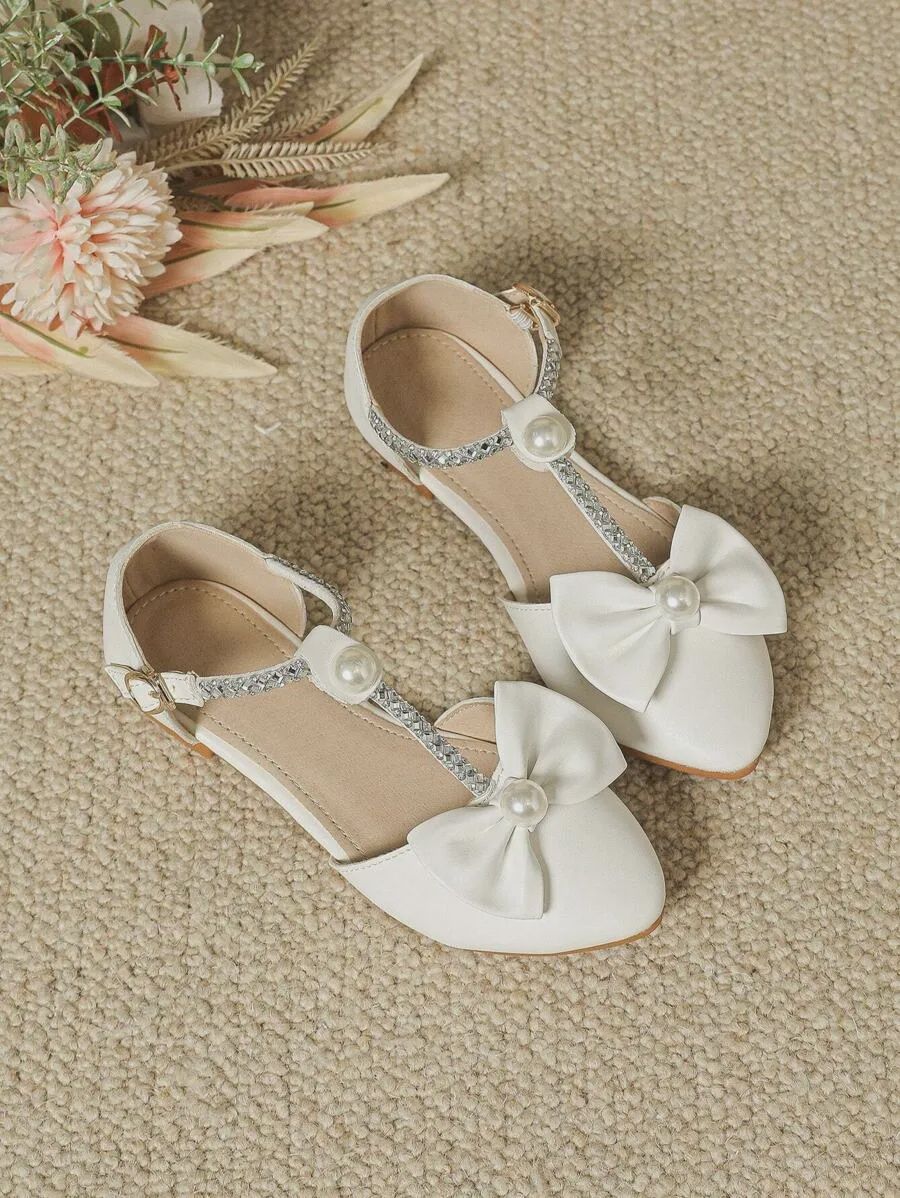 Girls, White With Fashionable Pearls Shoes, Size: EUR 28 (5 yrs)