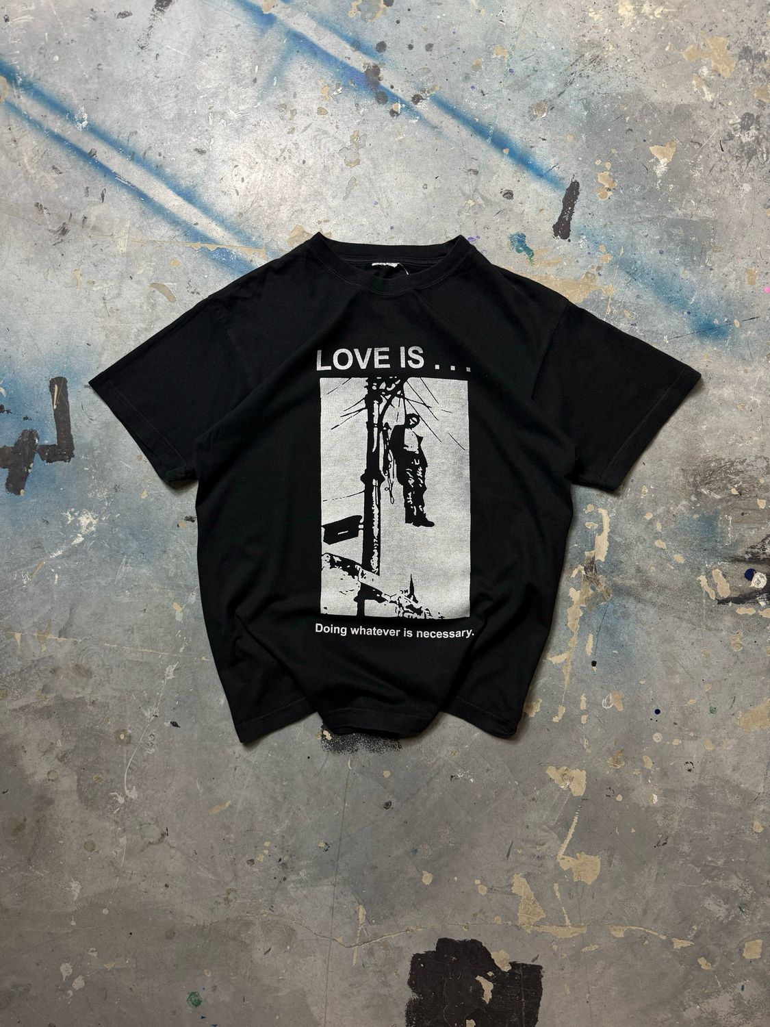 Koszulka Love Is Doing Tee Black S