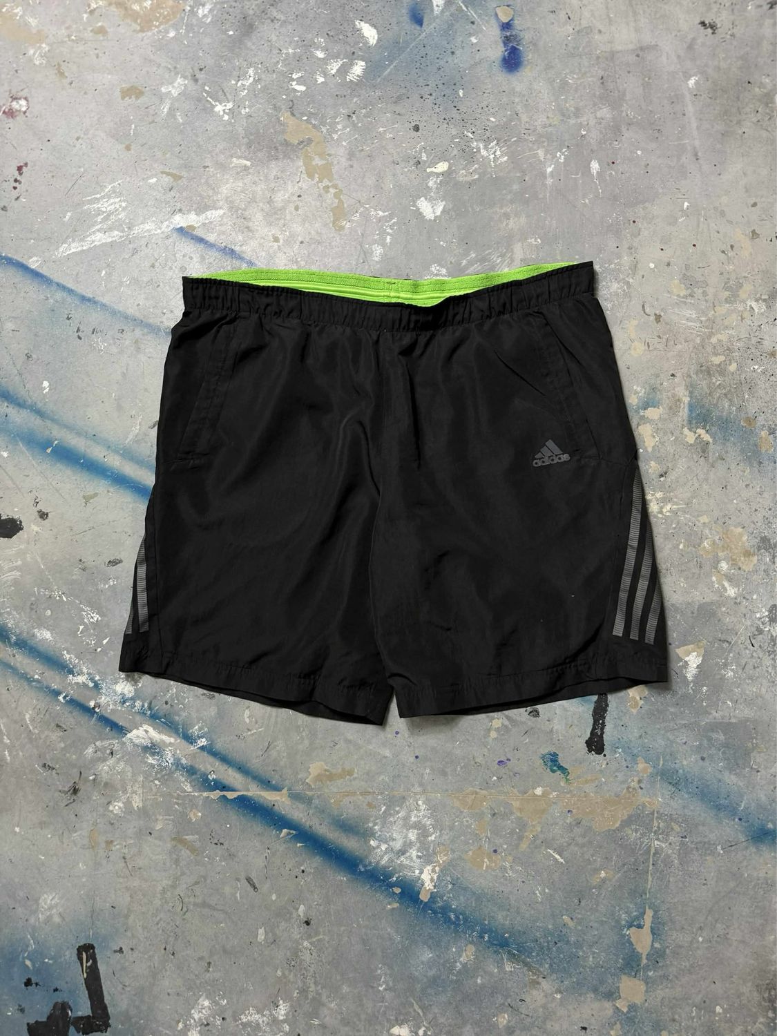 Spodnie Adidas Silver Stripes Sw/Shorts Black 52-56 cm pas