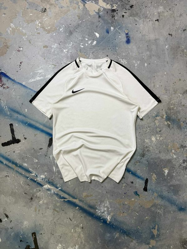 Koszulka Nike Basic Sport Tee White S