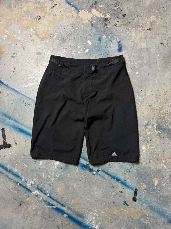 Spodnie Adidas Trekking Shorts Black