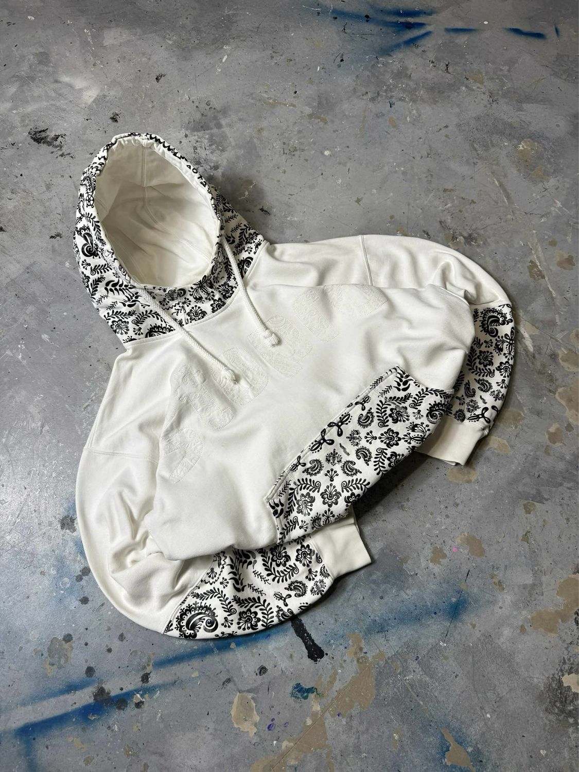 Bluza Stoprocent Big Logo Ornaments Hoodie White XL