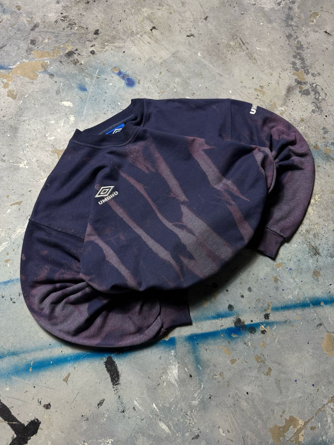 Bluza Umbro Logo Tiedye Crewneck Navy M