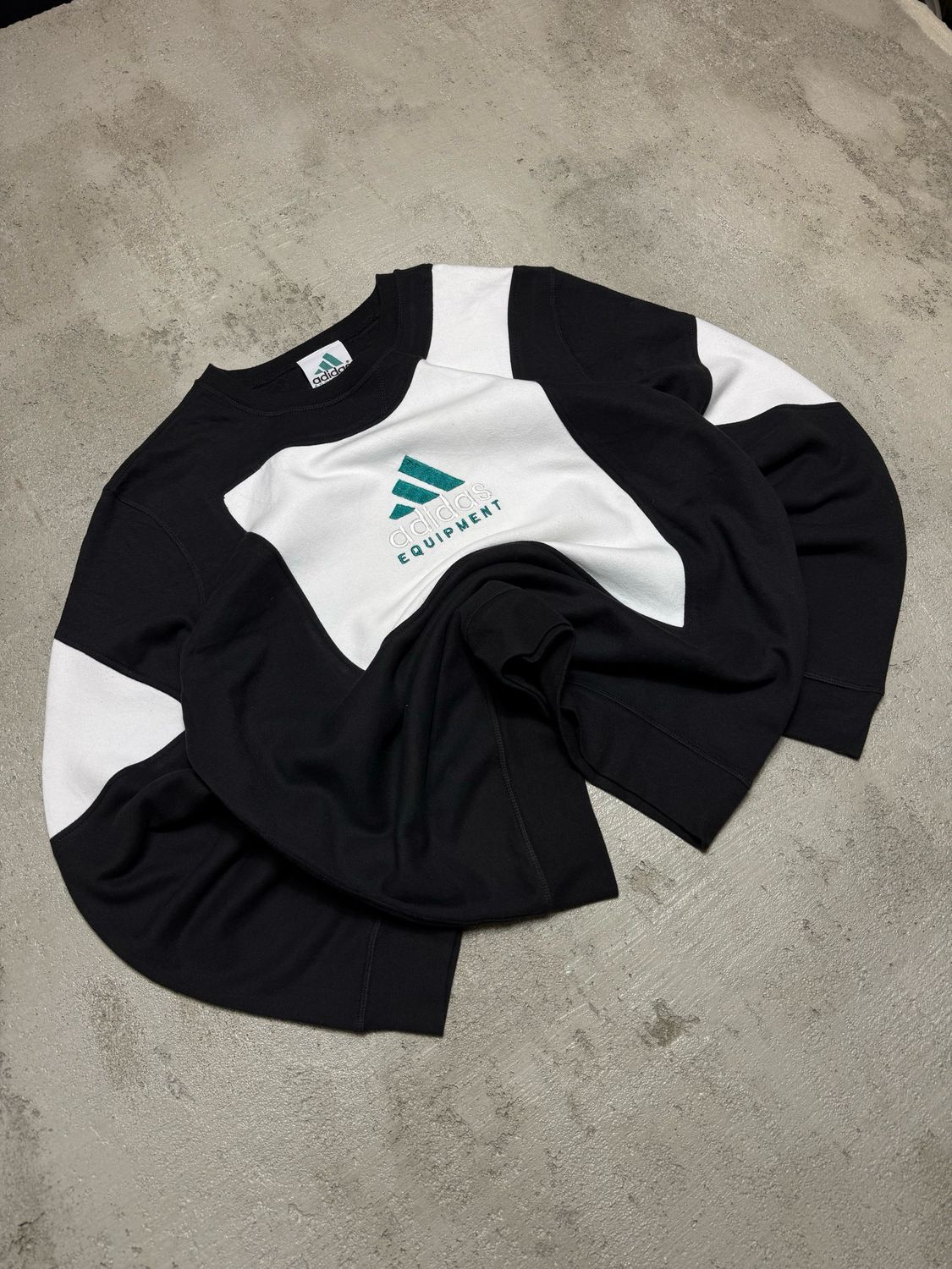 Bluza Adidas Equipment Wh/Detailed Crewneck Black XL