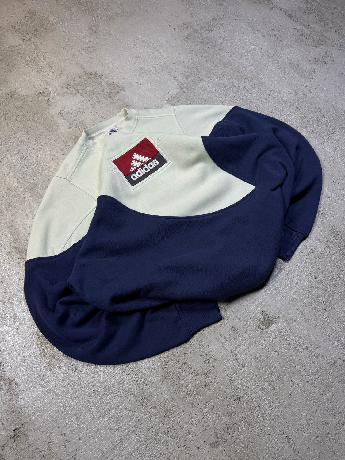 Bluza Adidas Classic Ecru/Sewn Crewneck Navy M