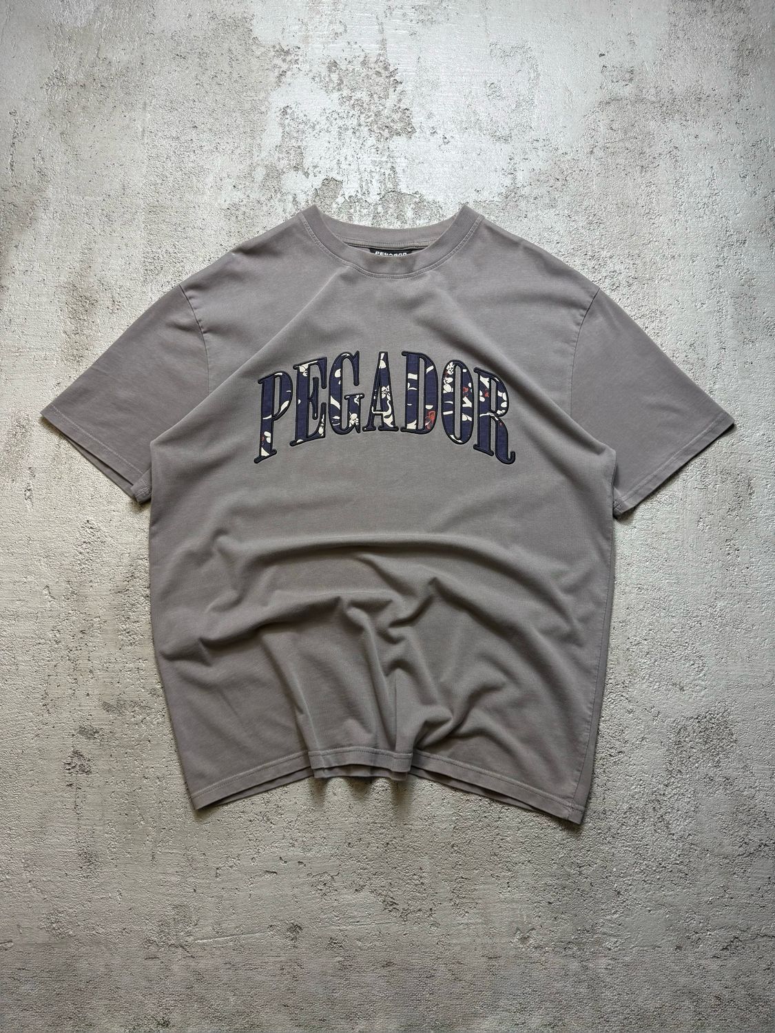 Koszulka Pegador Hawaii Script Tee Gray L