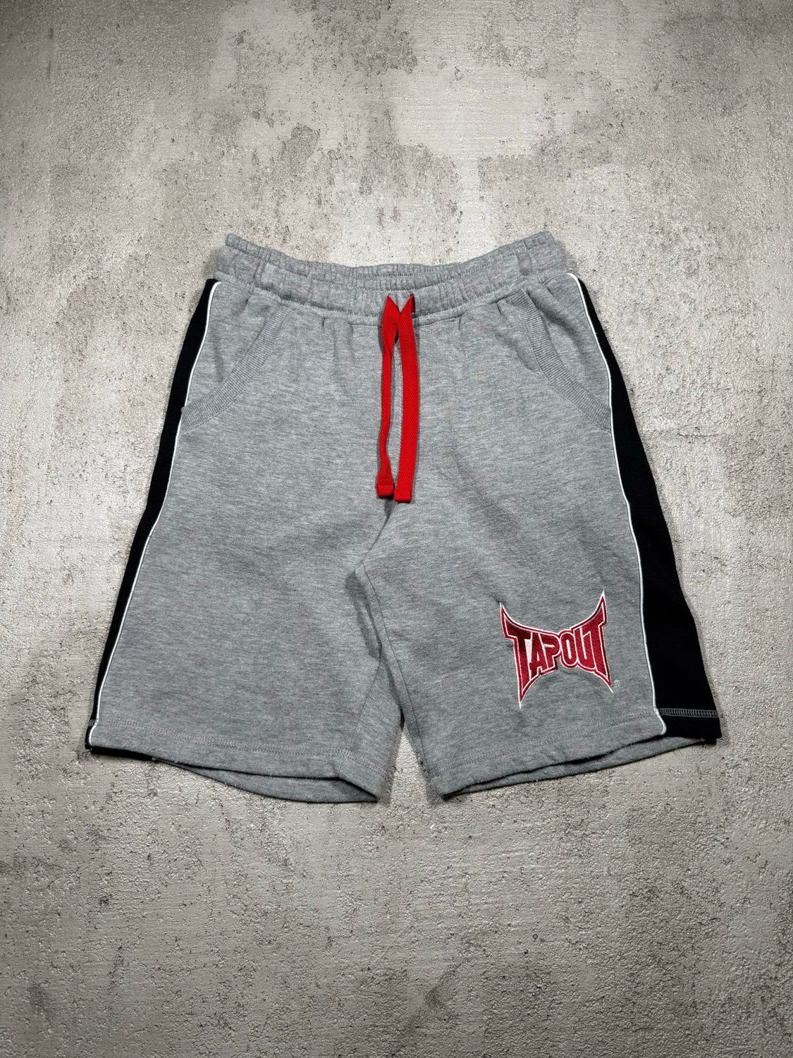 Spodnie TapouT Red/Logo Sweatpants Shorts Gray S