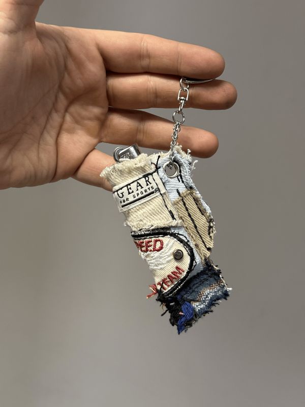 ​MYSTERY BOX – Ręcznie szyty brelok / Handmade Keychain