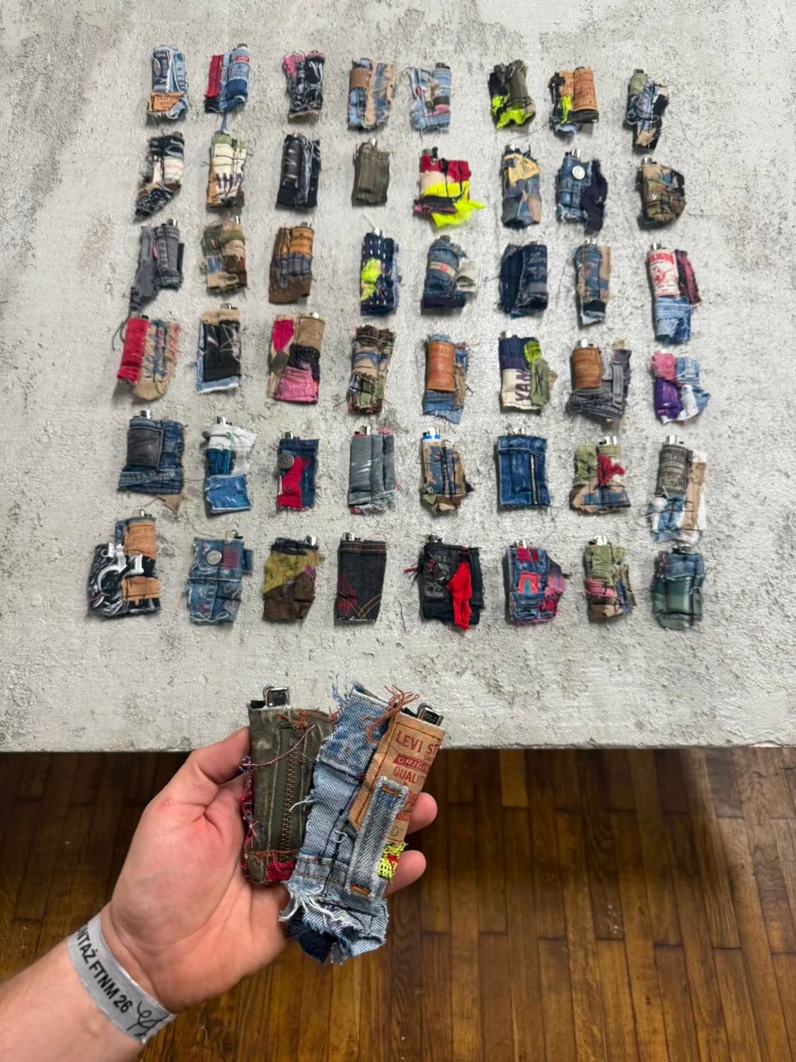 ​MYSTERY BOX – Ręcznie szyty brelok / Handmade Keychain