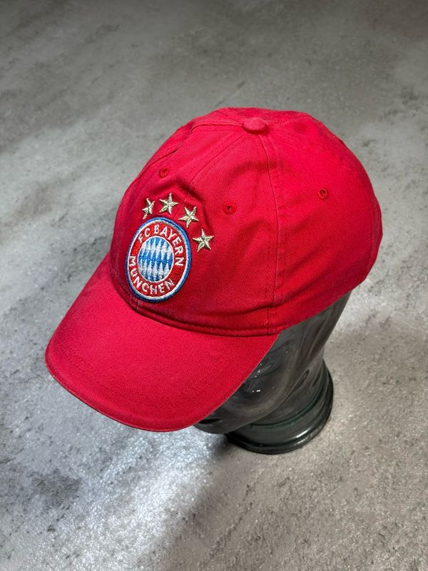 Czapka FC Bayern Munchen Red