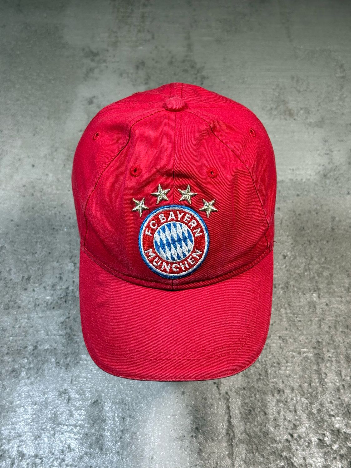 Czapka FC Bayern Munchen Red
