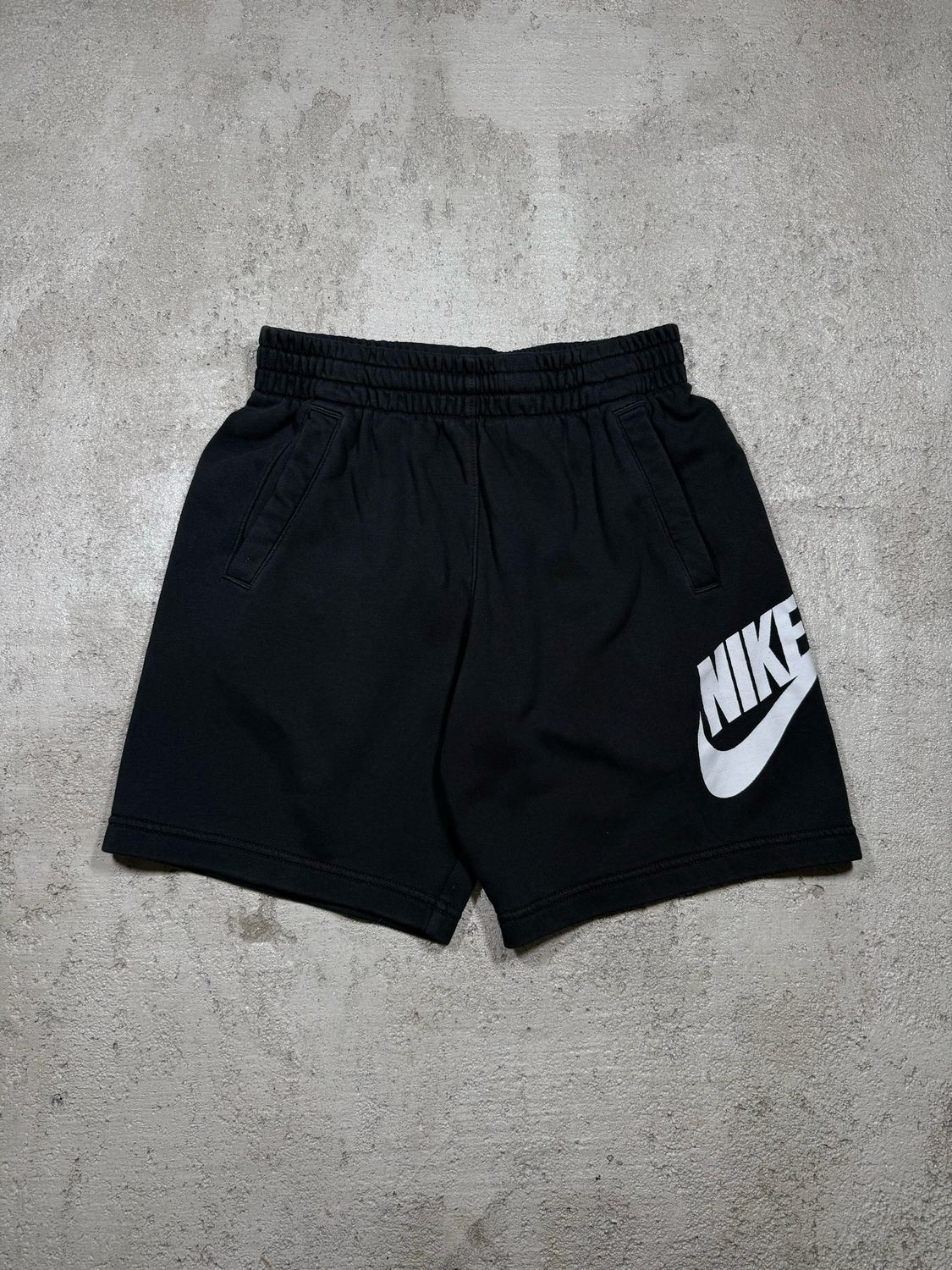 Szorty Nike Med Wh/Logo Sweatshorts Black L (Junior)