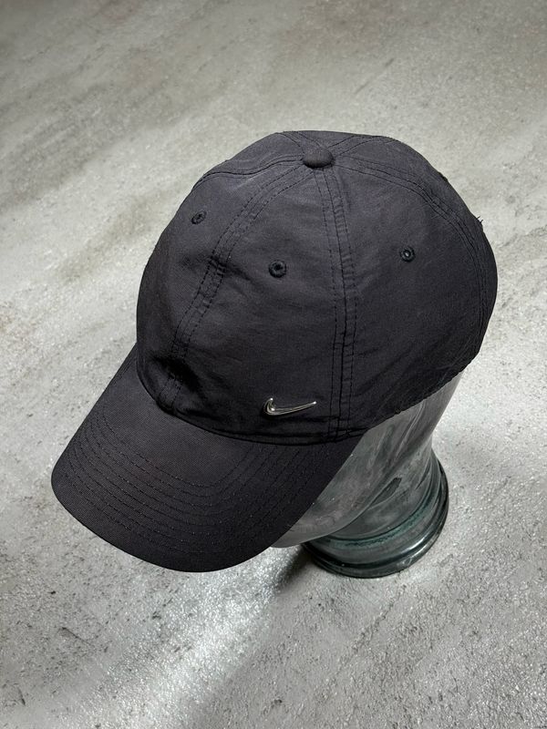 Czapka Nike Sil/Swoosh Or/Heritage86 Black