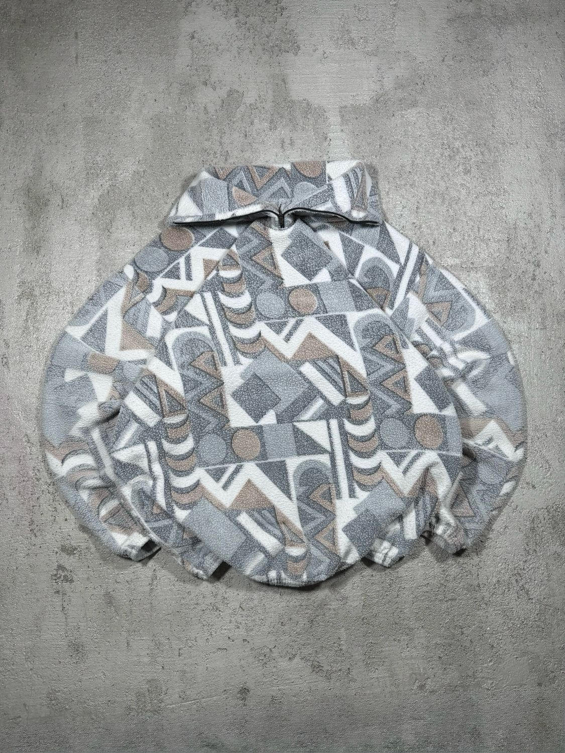 Polar Shapes Pattern Zip/Collar Gray/White M