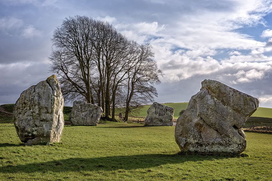Lion&#39;s Gate Avebury Stone Circle Dragon and Star Being Stargate Course