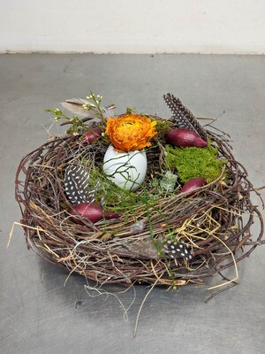 Osternest mit Eivase Natur