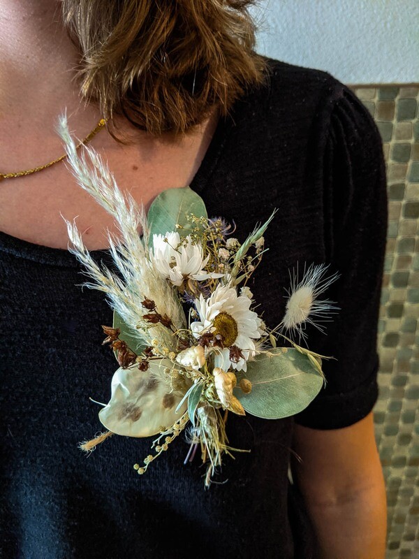 Blumen Anstecker mit Trockenblumen für Hochzeit
