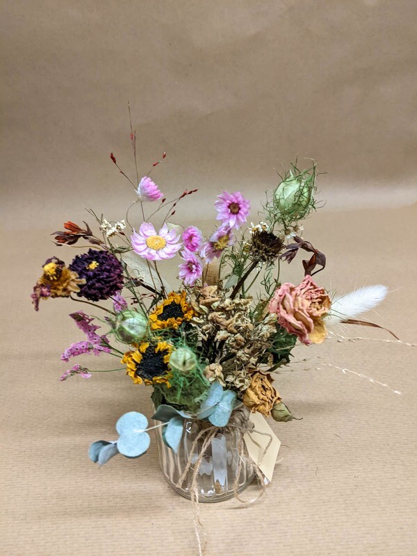 Vasenfüllung mit Trocken Blumen
