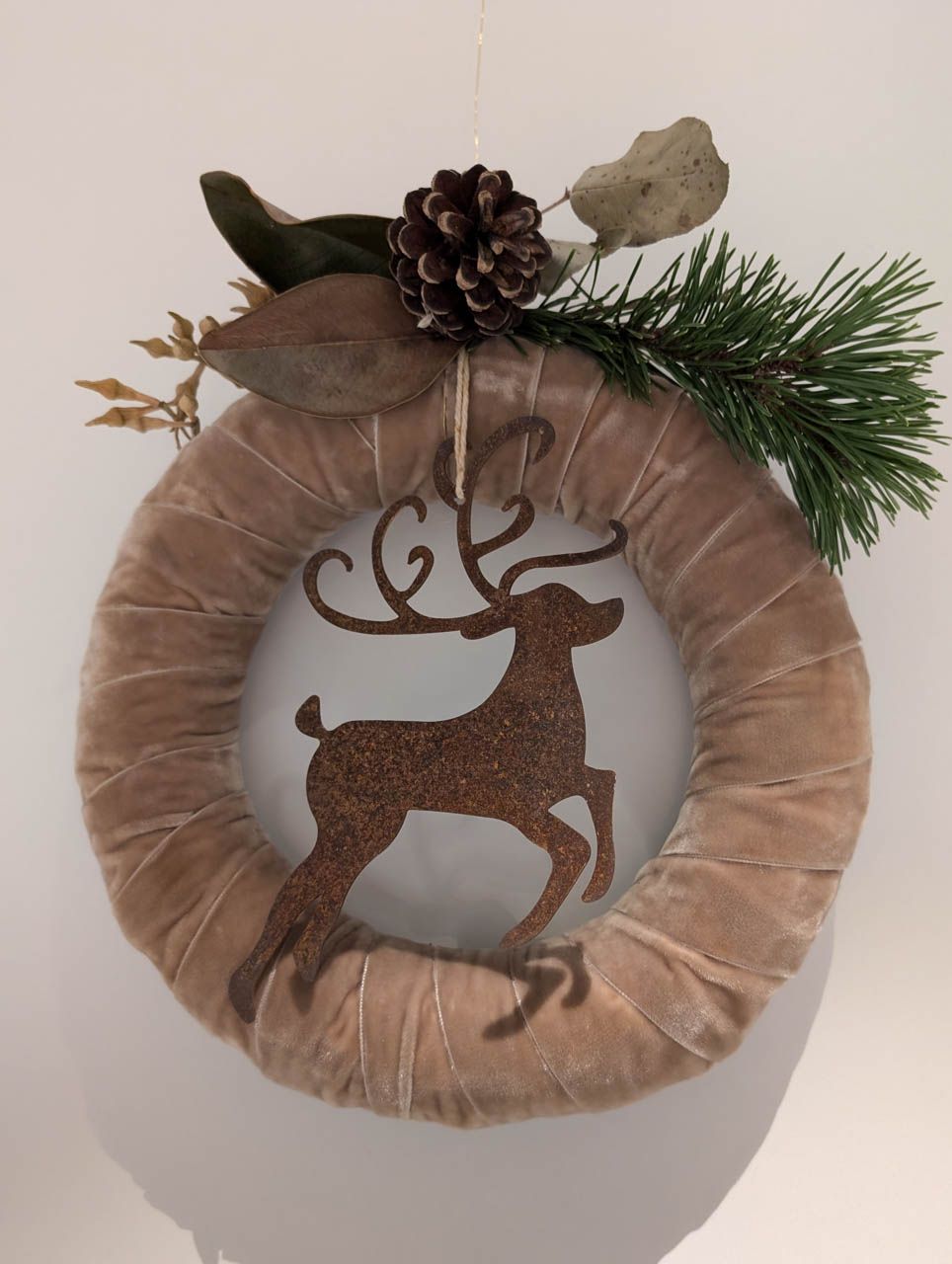 Kranz mit Hirsch