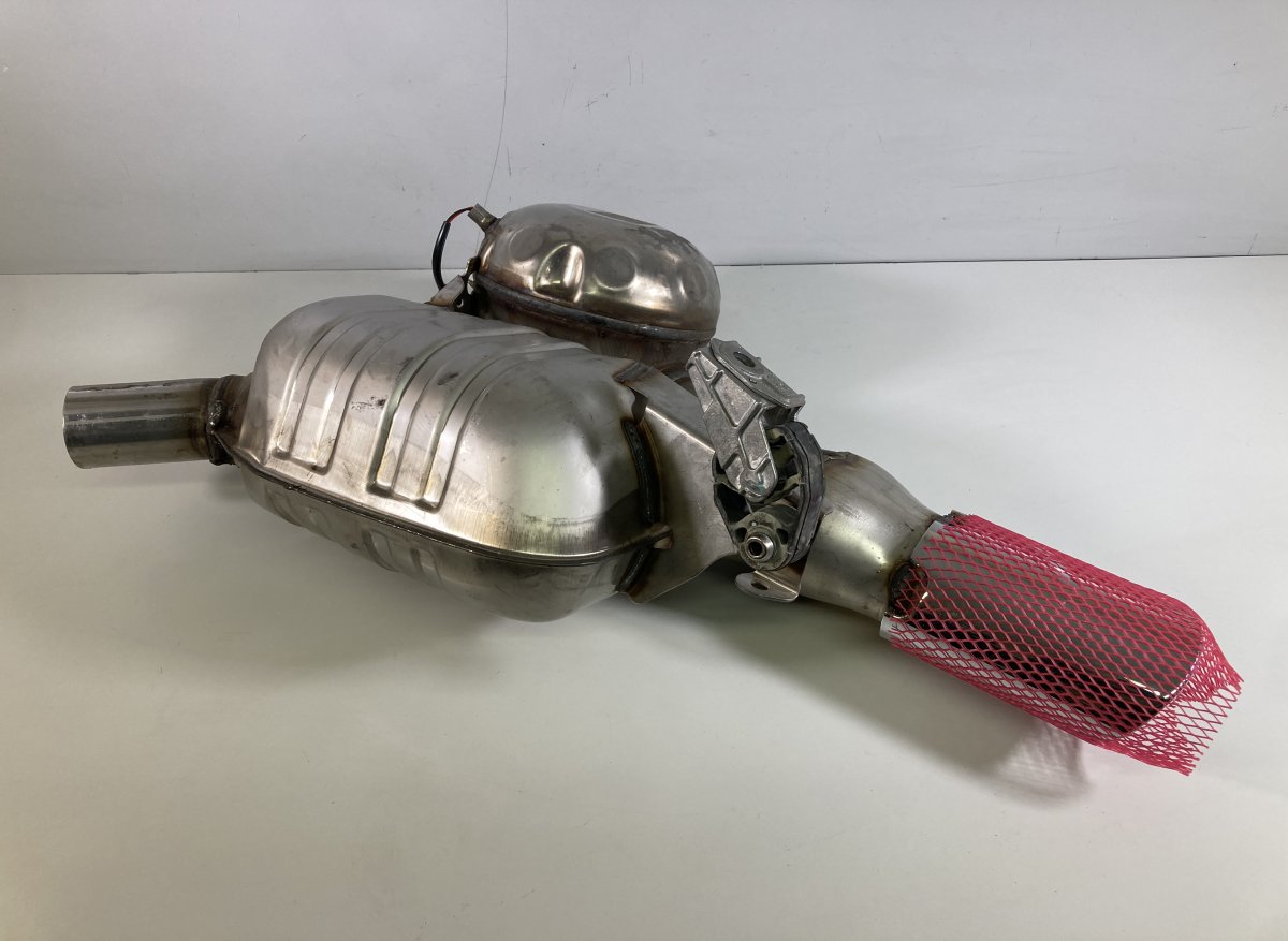 Audi A7 (4G) 4G0120J 4G0253612 Exhaust rear silencer (muffler) AUDI A7 Sportback (4GA) (2010-2017) Part codes: 4G0120J, 4G0253612
Generation: A7 S...