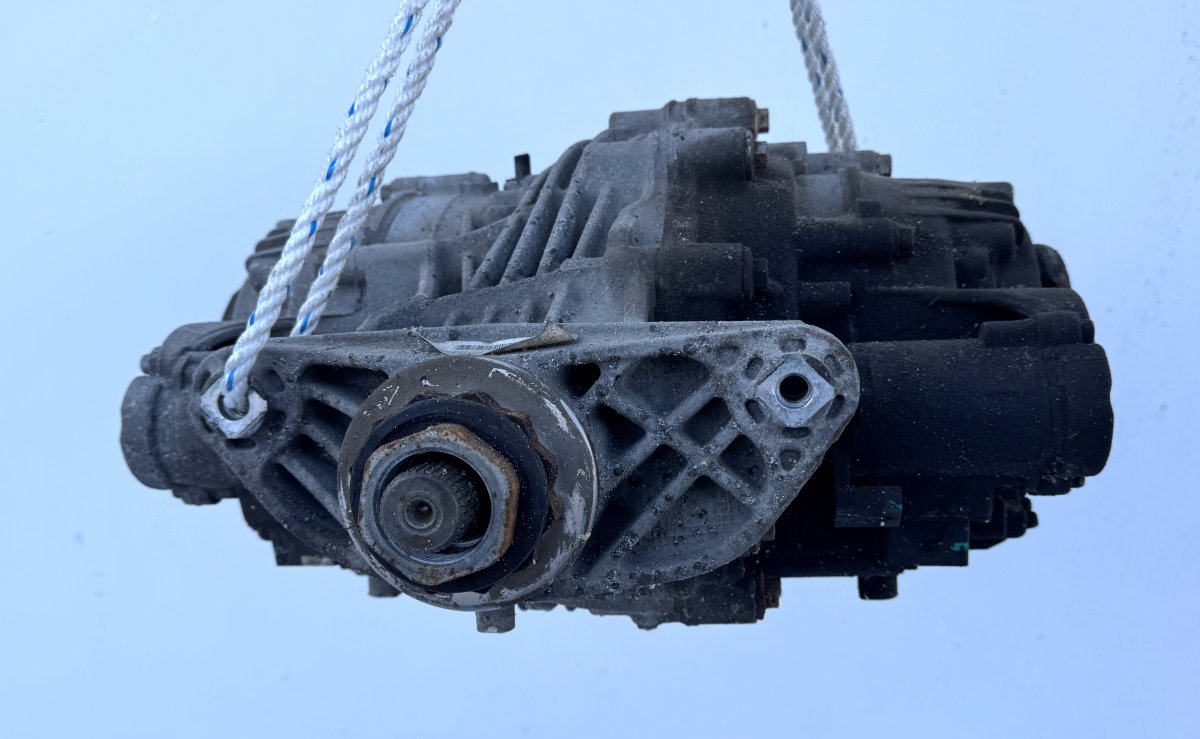 BMW X6 (E71 / E72) 33107582389 Rear axle differential BMW X6 (E71, E72) (2008-2014) Part codes: 33107582389
Generation: X6 (E71, E7...